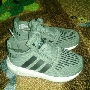 Adidas toddler size 8